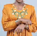 Robe africaine Boubou femme "Noura" Ocre en lin glacé — tenue africaine BouBouQueens