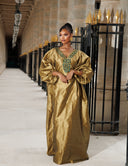 Robe africaine Boubou Djamy Vert Olive & Doré — Shantung Brodé avec Foulard — vue 1