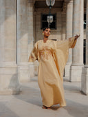 Robe africaine Boubou Nafy Beige Doré — Shantung Brodé Main avec Foulard — vue 2