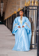 Robe africaine Boubou Raki Bleu Ciel — Shantung Brodé avec Foulard — vue 1