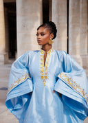 Robe africaine Boubou Raki Bleu Ciel — Shantung Brodé avec Foulard — vue 2